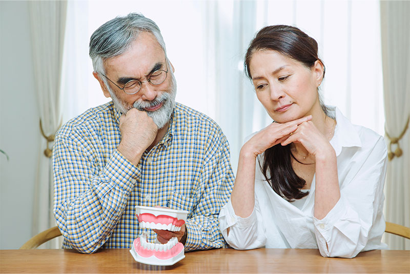 入れ歯治療を検討している方へ